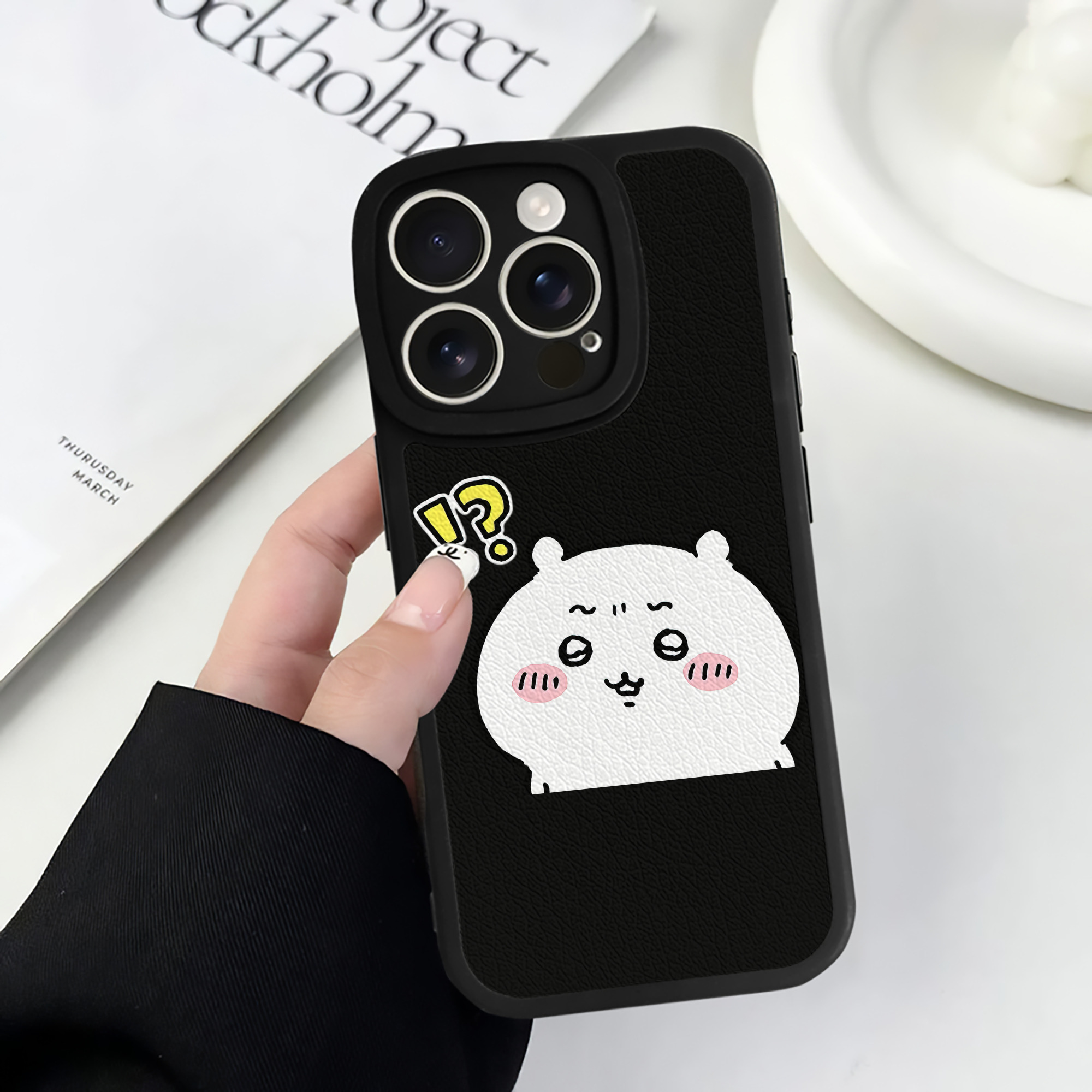 （画像用） ちいかわ ちいかわ Chii-kawa chiikawa 【iPhone 16シリーズ対応】シリコンスマホケース（レザー調） 材質：シリコン